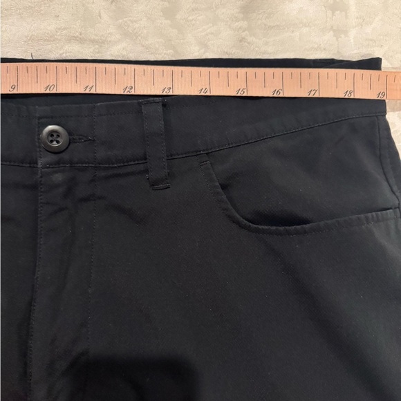 Under Armour Men's Black loose fit quick dry athletic material pants 38/30 - Picture 5 of 7